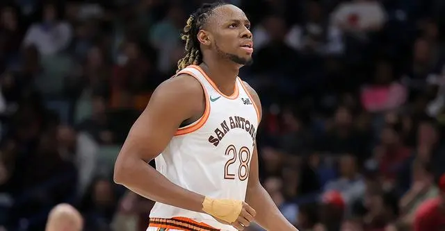 发展联盟比赛|中锋查尔斯-巴锡遭遇左前十字韧带撕裂