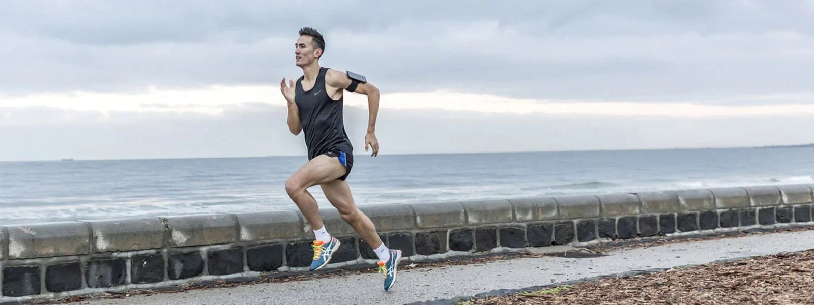 跑步真的伤膝盖吗？哪些动作比跑步还伤膝？如何正确护膝？