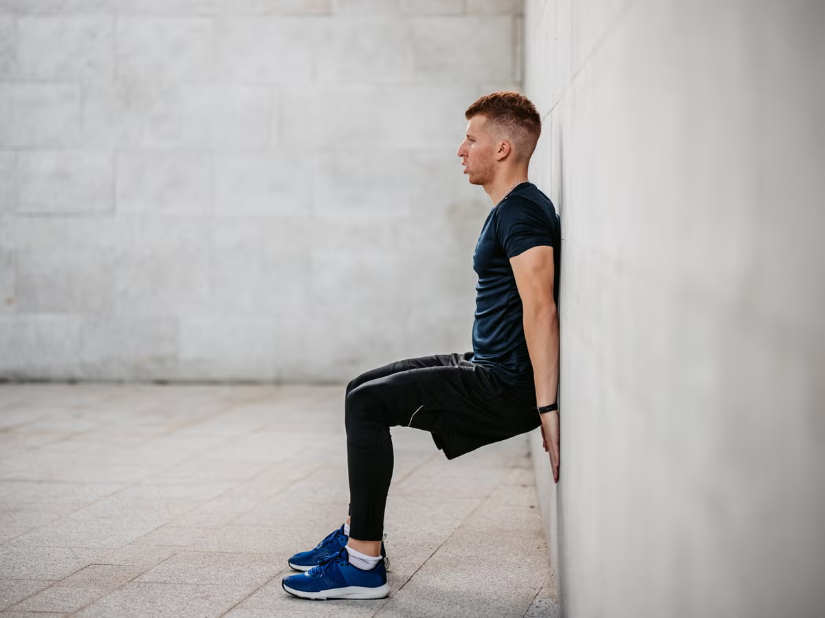 上下楼梯经常膝盖不舒服，应该如何锻炼呢？